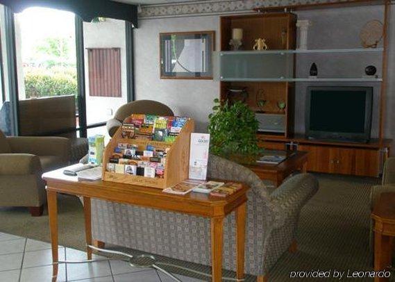 ควอลิตี้ อินน์ เทราต์วิลล์ - โรโน้ก นอร์ท Troutville ภายใน รูปภาพ